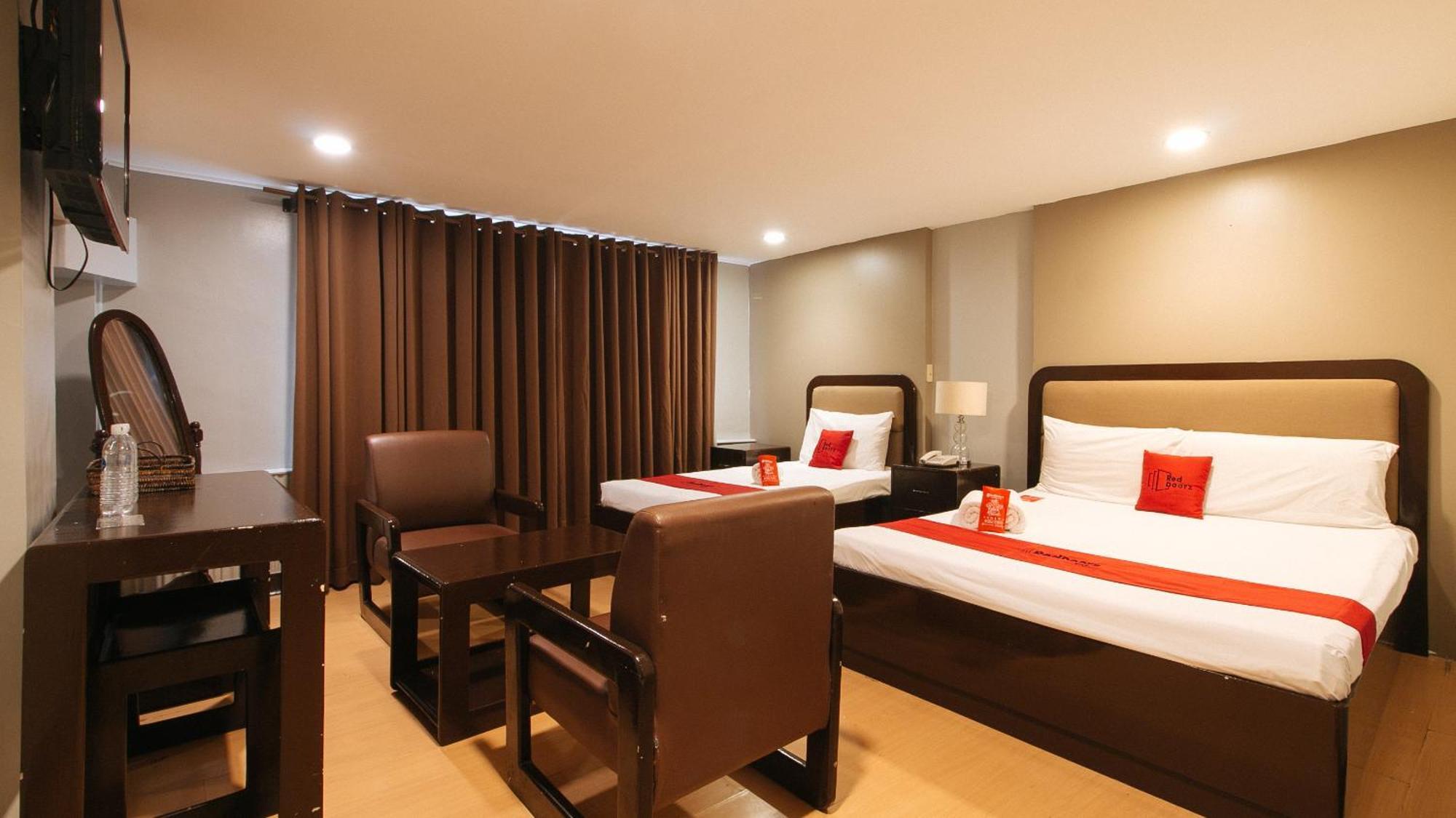 Reddoorz Plus @ Costa Roca Balamban Cebu ห้อง รูปภาพ